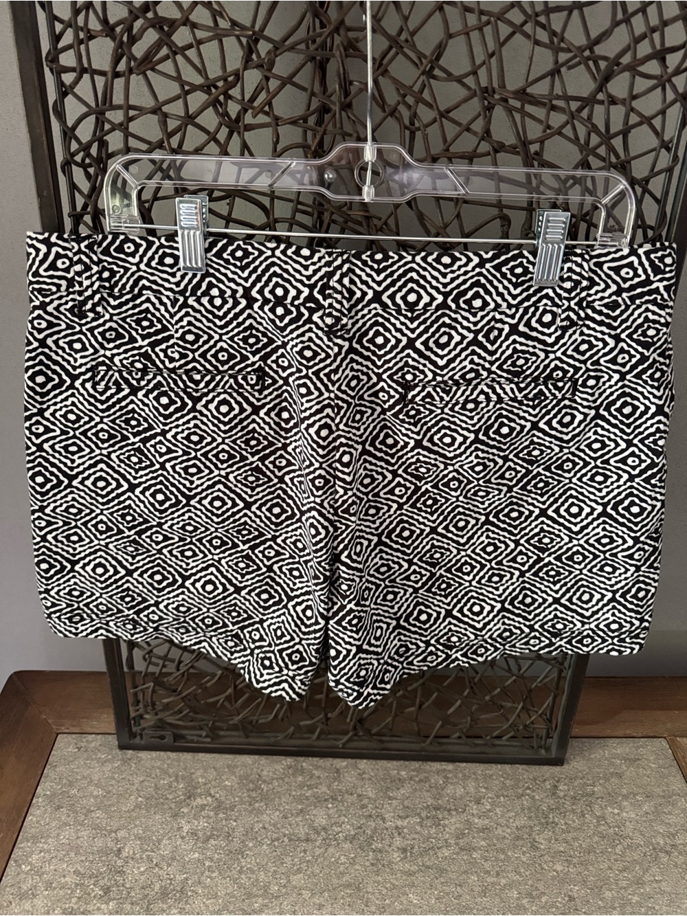 BCG Size 12 Black White Geometric Athletic Shorts Stretch Fit - Picture 5 of 6